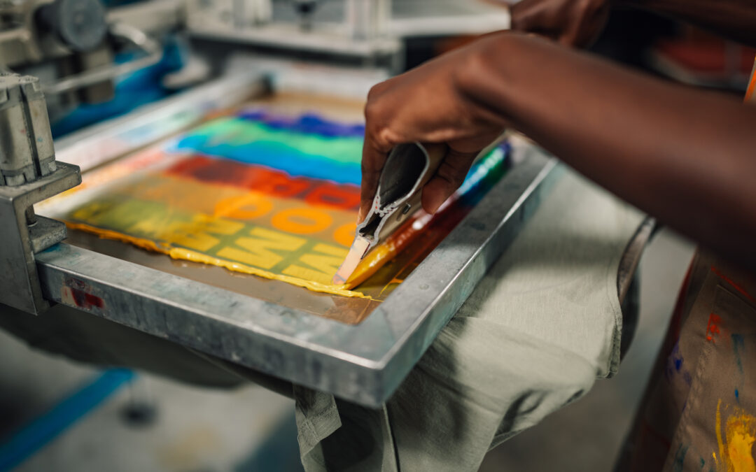 How Silkscreen Printing in Singapore Keeps Your Designs Vibrant After Many Washes